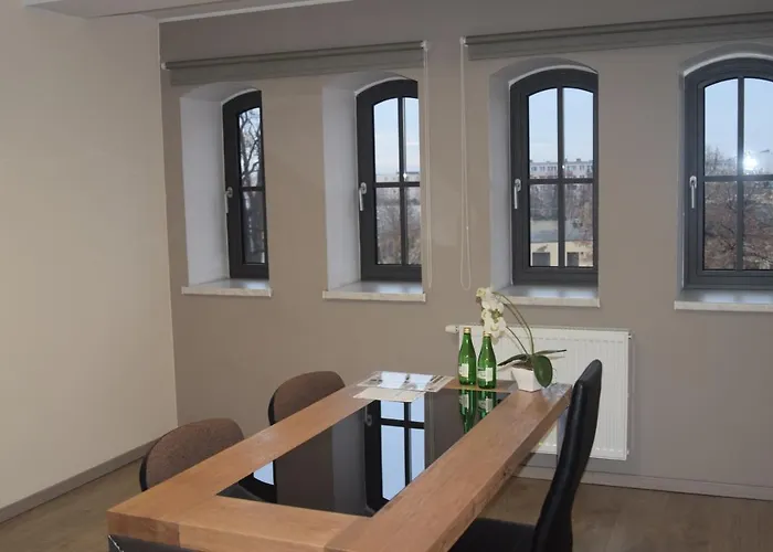 Zamkowa 公寓式酒店 3*