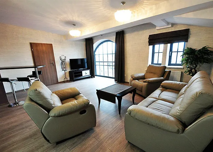 Zamkowa 公寓式酒店 3*